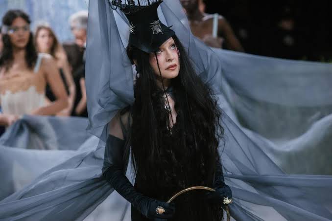 Madonna Shows How It’s Done With Witchy, Weird Met Gala Look