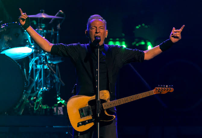 Review: Bruce Springsteen roars for democracy in powerful Minneapolis concert