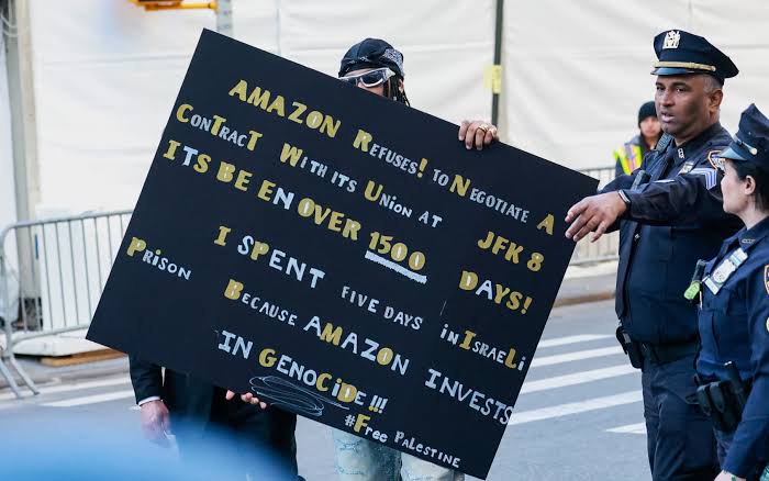 Protester appears to rush Met Gala red carpet amid public pushback to event over Bezos sponsorship