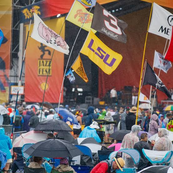Jazz Fest scrambles Thursday lineup for rain. Headliners move up. See new cubes.