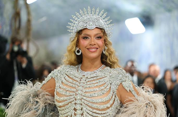 Photos: See Beyoncé, Madonna, Nicole Kidman, and more stars on the Met Gala red carpet