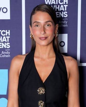 Amanda Batula Wants to Get Back to Posting