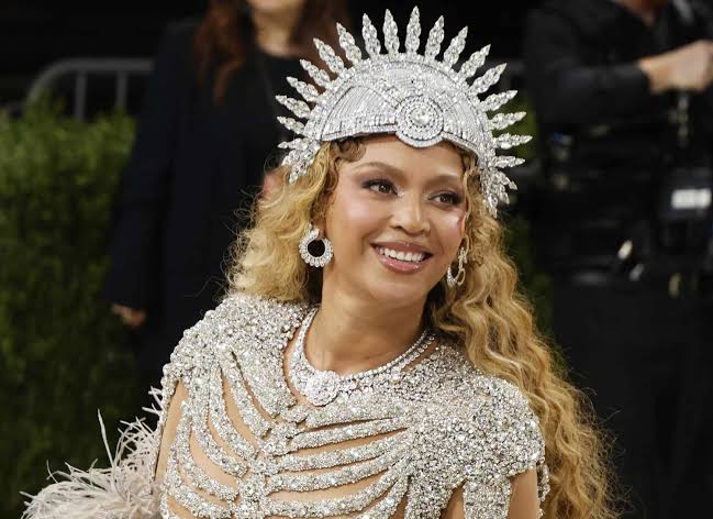 Beyoncé's Jaw-Dropping $50 Million Met Gala Necklace Is Cut From a 342-Carat Diamond