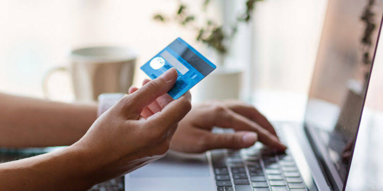 The unexpected link between loneliness, status, and shopping habits