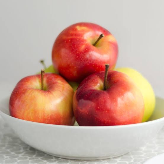 Is Eating An Apple A Day Actually Healthy? A Dietitian Weighs In