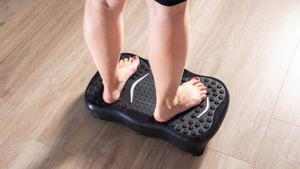 Vibration Plates Are Popular Among Wellness Influencers. Here’s What Experts Say About the Trend