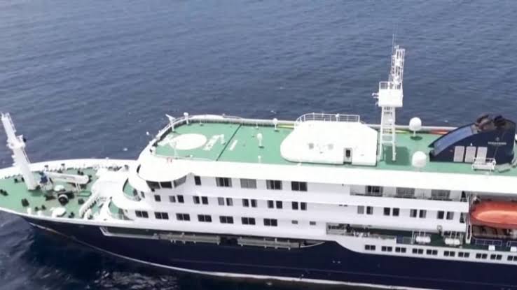 17 American passengers aboard hantavirus-hit cruise ship will quarantine in Nebraska