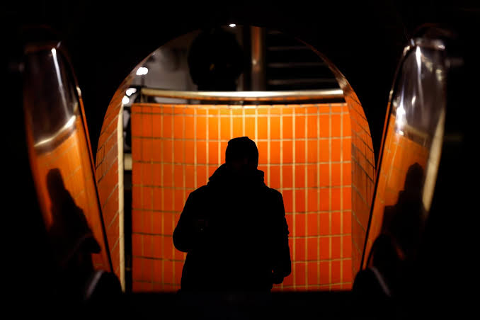 ‘Everyone is sniffling.’ How to tell if it’s a cold, COVID, or allergies.