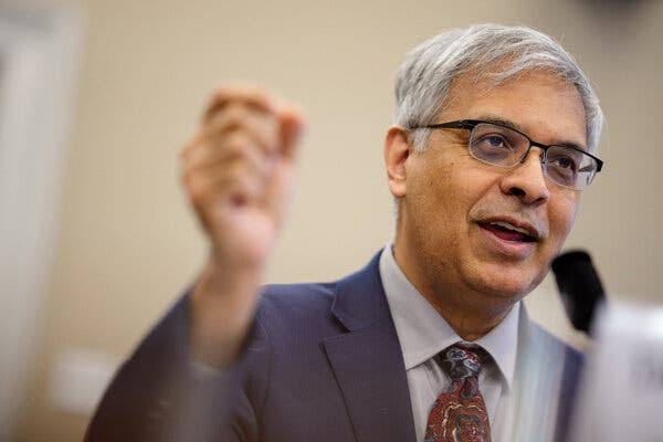 Top C.D.C. Official Delays Report on Covid Shot’s Effectiveness