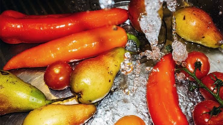 Pesticides in Healthy Foods Linked to Higher Lung Cancer Risk in People Under 50