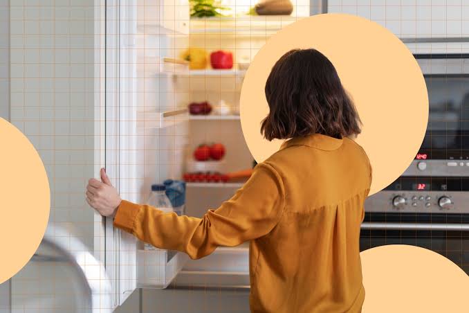 The 10-Second Habit Dietitians Recommend to Curb Stress-Eating