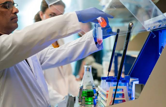 Scientists Create Nasal Spray That Reverses Brain Aging in Weeks