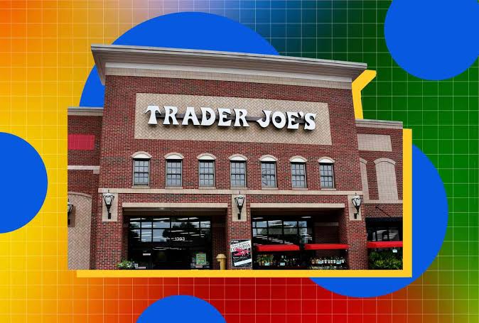 The 6 Best High-Fiber Snacks to Buy at Trader Joe's, According to Dietitians