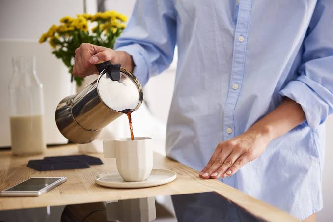 Is It Better to Drink Your Coffee in the Morning or Sip It Throughout the Day?