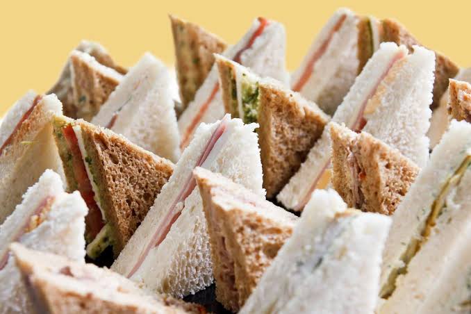 We Asked 3 Dietitians to Pick the Healthiest Sandwich Bread—and They All Chose the Same One