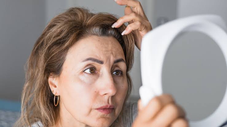 Gray Hair Could Be Your Body’s Most Surprising Warning Sign, Scientists Say