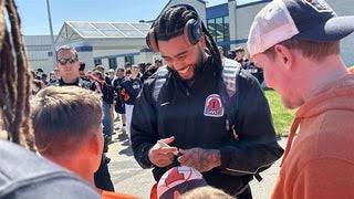 Illini get hero's welcome in return home from Final Four run: 'They're so easy to root for'