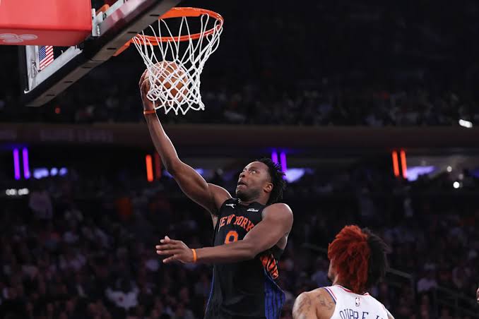 Knicks' OG Anunoby out with hamstring strain for Game 3 vs. 76ers, still considered 'day-to-day'