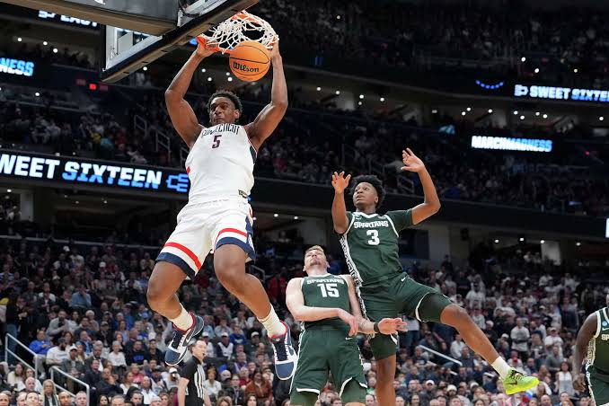 UConn vs Michigan State live: Huskies earn Elite Eight spot with 67-63 win