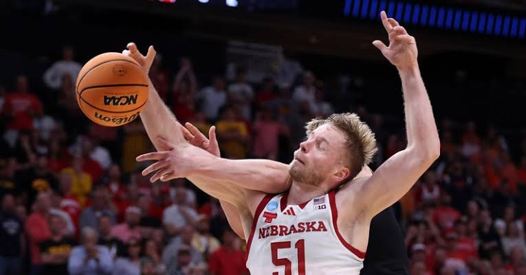 Steven Sipple: For Nebraska, something felt amiss at halftime; turns out, end of a magical ride was near