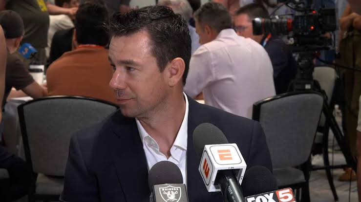 Gutierrez: Pairing a young QB with an experienced mentor seems to be the direction the Raiders are heading