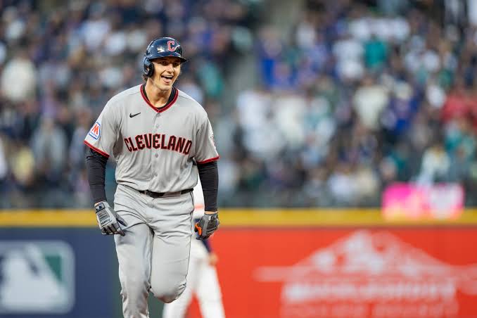 Guardians Defeat Mariners for Opening Day Win