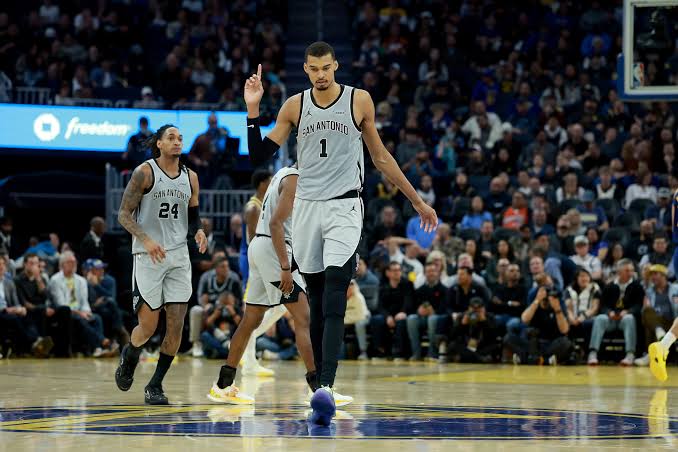 Victor Wembanyama Fattened Up At The Shrimp Buffet