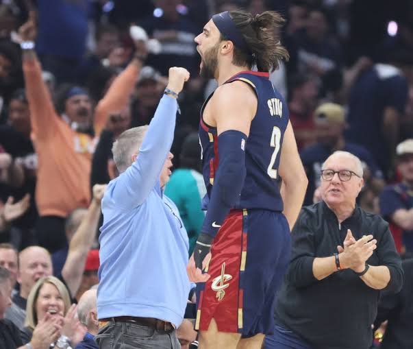 Cavs make statement with 126-113 beatdown of Raptors in Game 1 of best-of-seven playoff series