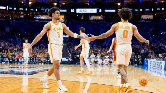 HOOPS CENTRAL: #23/25 [6] Tennessee vs. #6/6 [2] Iowa State