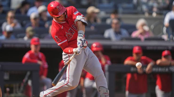 Mike Trout crushes fifth Yankee Stadium HR in four games