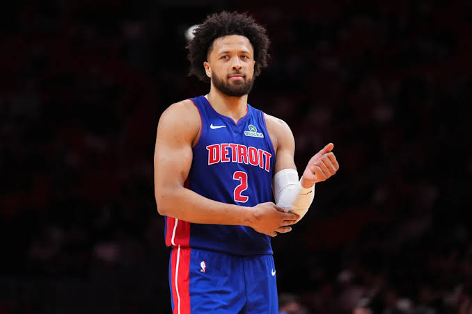 Pistons star Cade Cunningham returns from collapsed lung, records 13 points and 10 assists in win over Bucks
