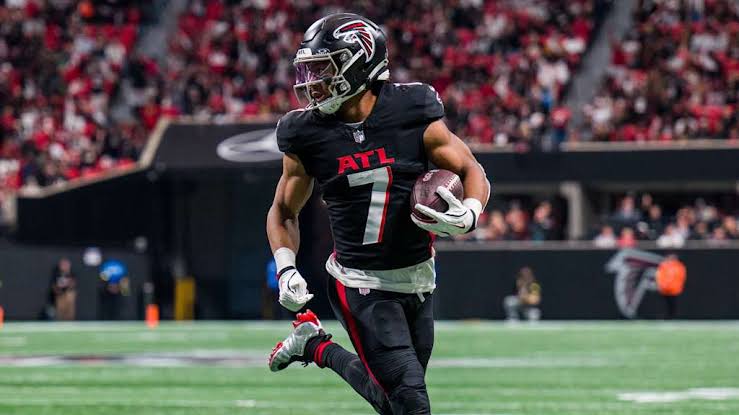 NFL news roundup: Falcons picking up RB Bijan Robinson's fifth-year option