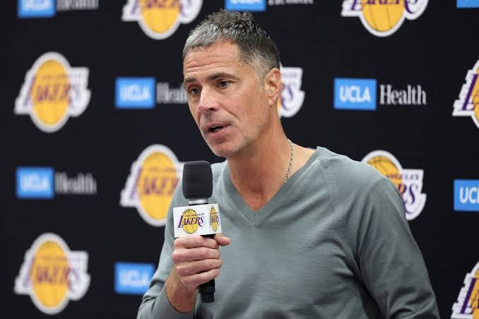 Lakers ‘would love to have’ LeBron James, but that’s not the offseason priority