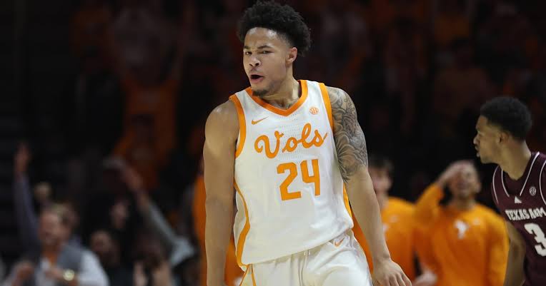 Troy Henderson returning to Tennessee basketball instead of transferring