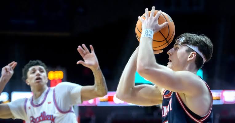 Tyler Lundblade commits to Tennessee basketball as Belmont transfer