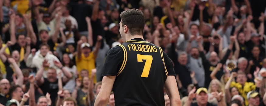 Hawkeyes Advance to Elite 8
