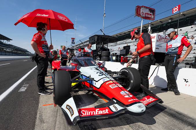 ECR, Penske teams both make early Chevy engine changes in Indy 500 practice