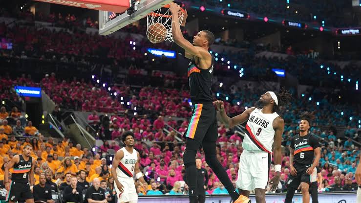 Spurs vs. Timberwolves odds, prediction, time: 2026 NBA playoff picks, Game 1 best bets from proven model