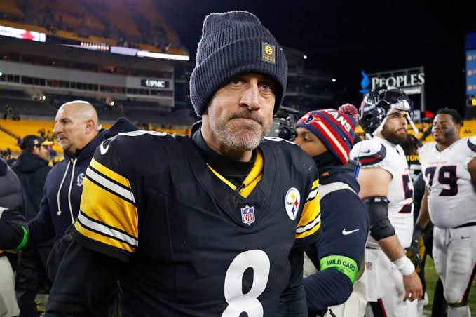 Aaron Rodgers never makes it to Steelers facility after wild weekend of rumors
