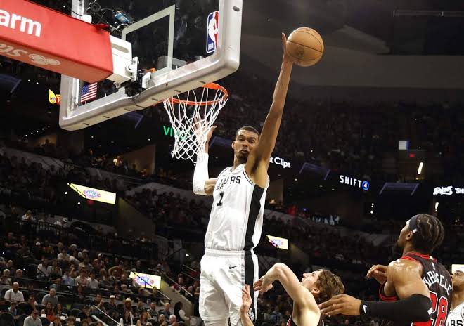 Victor Wembanyama becomes NBA’s first unanimous Defensive Player of the Year winner