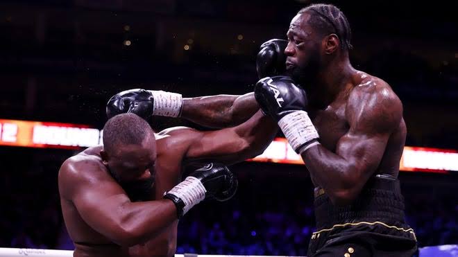 Deontay Wilder gets split decision victory over Derek Chisora for 45th win