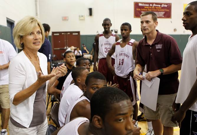 How Dan Hurley’s mom is dealing with her viral NSFW moment: ‘It brought the Jersey City out!’
