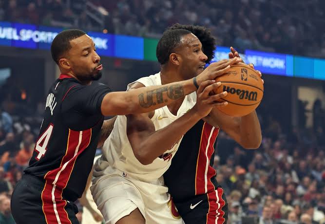 Undermanned Cavs fail to heed Kenny Atkinson’s message, lose to Heat 120-103
