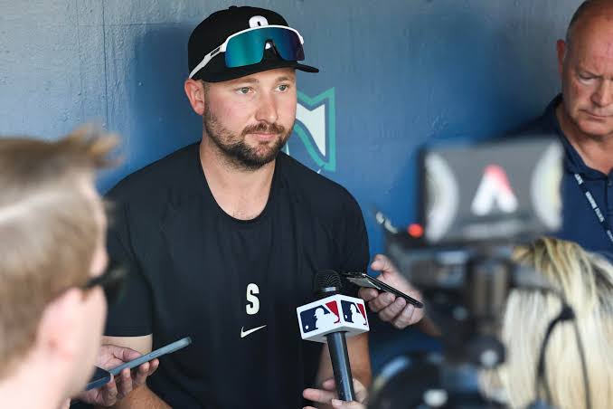 Cal Raleigh out of Mariners lineup for second day with right side pain