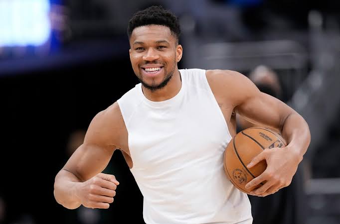 6 Giannis Antetokounmpo trade packages after Bucks’ ultimatum to superstar