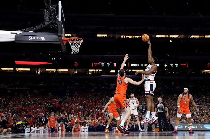 UConn ousts Illinois in Final Four, will play for third national championship in 4 years