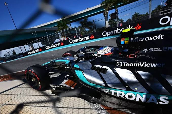 F1 Miami GP: Kimi Antonelli sees off Max Verstappen for emphatic third straight pole