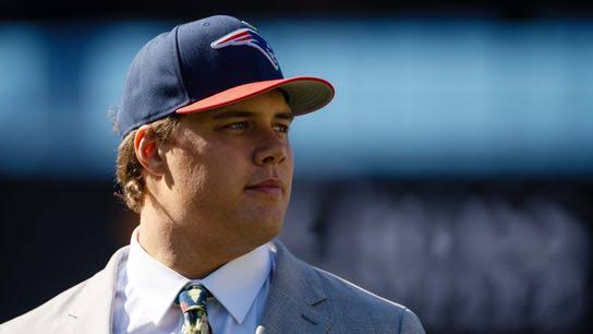 Hurley: What we learned from Caleb Lomu's Patriots introduction at Gillette Stadium