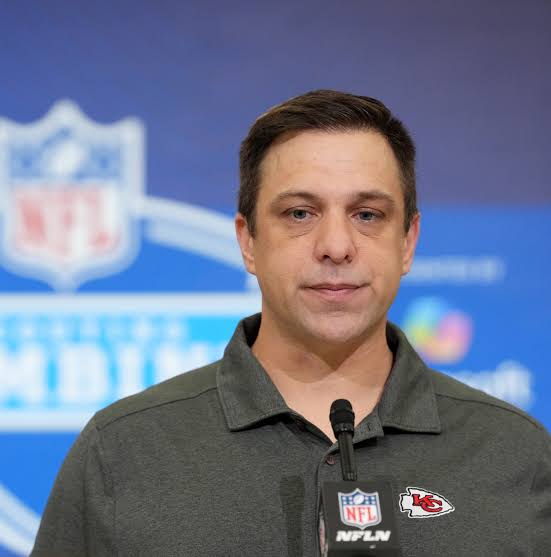 Chiefs News 4/1: Brett Veach discusses options for Pick No. 9