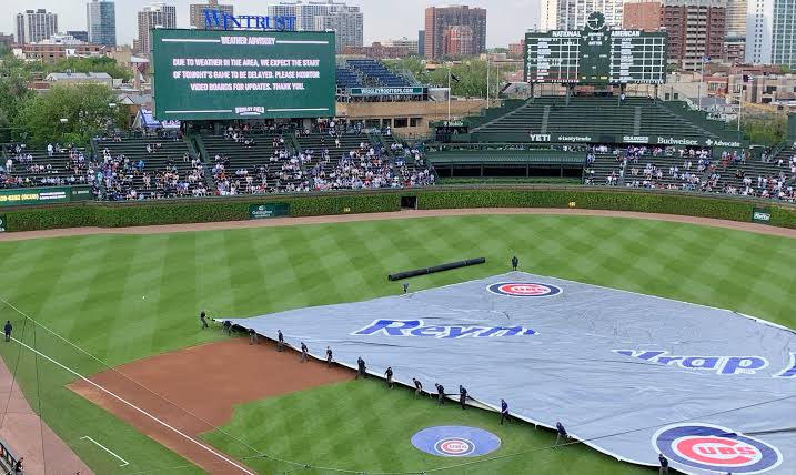 Reds-Cubs game at Wrigley Field to start at 8:50 p.m.